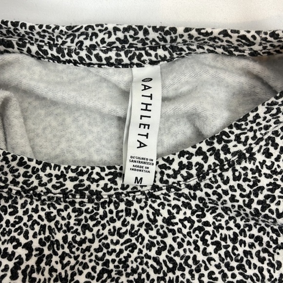 Athleta Studio to Street Animal Cheetah Printed Pullover Sweatshirt Size M - Picture 9 of 10